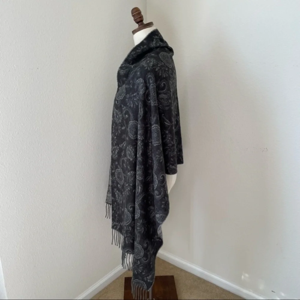 Cashmink V. Frass Soft Acrylic Fringed Black and‎ Gray Scarf - Picture 6 of 8